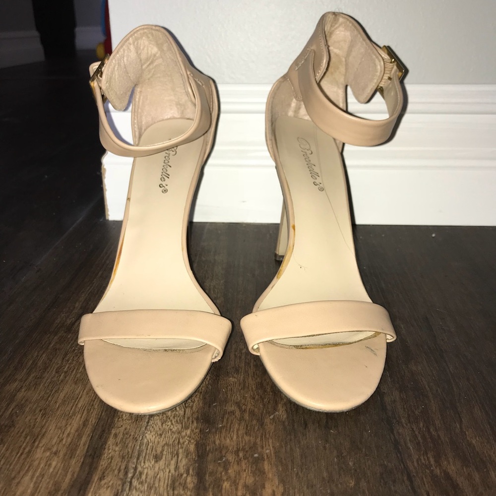 Nude strappy heel